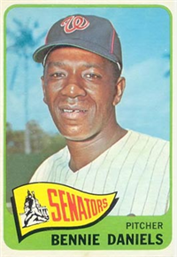 1965 Topps Baseball  Card #129  Bennie Daniels