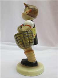 SISTER Figurine (Hummel 98, TMK)