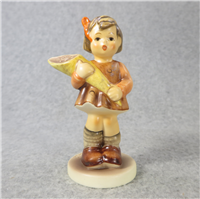 A SWEET OFFERING Figurine Hummel 549 3/0 TMK 7