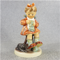 MOTHER'S HELPER Figurine (Hummel 133, TMK)