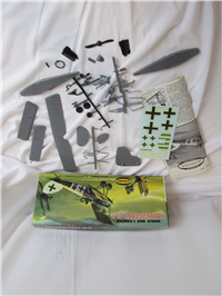 WWI GERMAN HALBERSTADT CLII   1:4 Plastic Model Kit    (Aurora Famous Fighters 136-100, 1959)