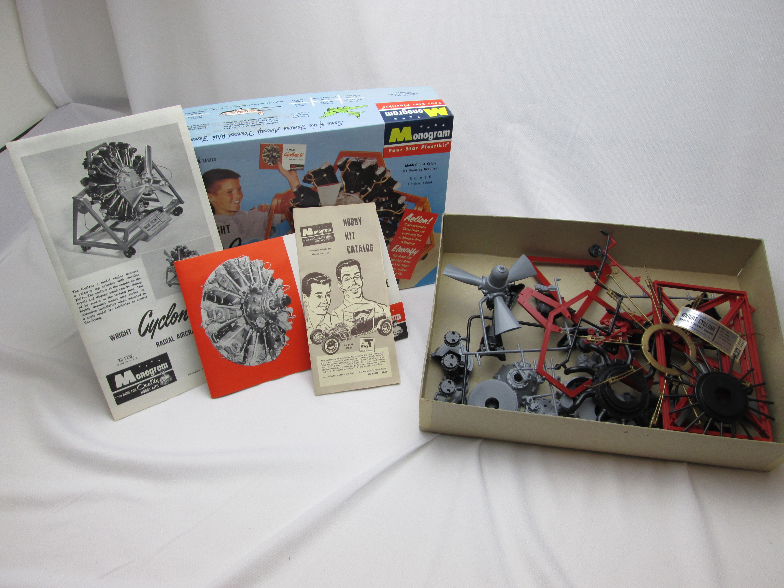 How much is CYCLONE 9 (C9HE) RADIAL AIRCRAFT ENGINE 112 Plastic Model Kit (Monogram PE52198