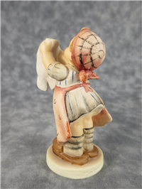 WASH DAY 3-1/4 Inch Figurine   (Hummel 321 4/0, TMK 6)