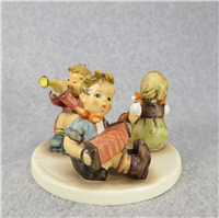 LITTLE BAND Figurine (Hummel 392, TMK)