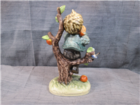 AN APPLE A DAY Stille Genieller Figurine (Hummel 403, TMK)