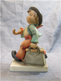 MERRY WANDERER Figurine (Hummel 11/0, TMK)
