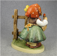 CHICKEN LICKIN Figurine (Hummel 385, TMK)