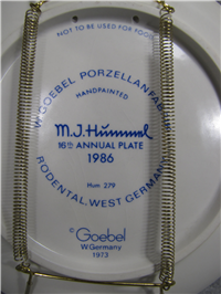 1986 PLAYMATES 16th Annual 7-1/2 inch Plate  (Hummel 279, TMK 6)