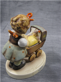 MORNING STROLL Ausfahrt Figurine (Hummel 375/3/0, TMK)