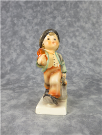 MERRY WANDERER Figurine (Hummel 11 2/0, TMK)