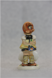 GOOSE GIRL (Doughnut base/Small grass) Figurine (Hummel 47/3/0, TMK)