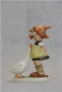 GOOSE GIRL (Doughnut base/Small grass) Figurine (Hummel 47/3/0, TMK)