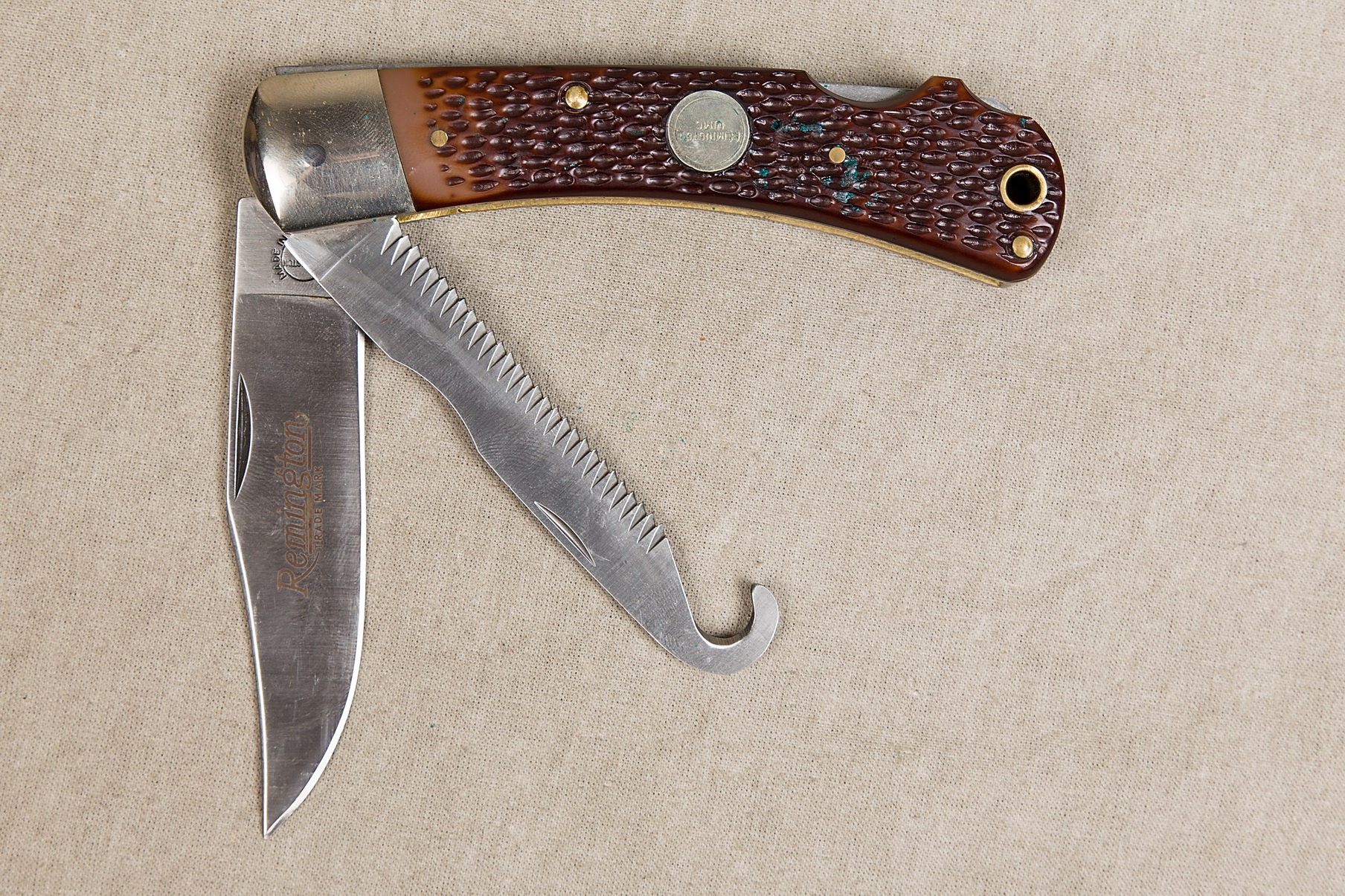 How much is REMINGTON UMC R3 Big Game Folding Lockback Knife with Gut