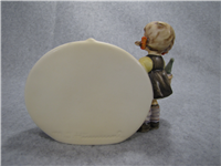 LITTLE VISITOR Plaque (Hummel 722, TMK)