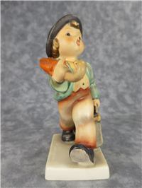 MERRY WANDERER Figurine (Hummel 11/0, TMK SS)