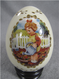 M. I. Hummel LITTLE GARDENER Porcelain Egg (Danbury Mint, 1994)