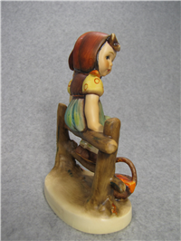 JUST RESTING Figurine (Hummel 112/I, TMK)