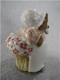 Beatrix Potter's MRS. TIGGY WINKLE Figurine (F. Warne & Co, Beswick, England, 1948)