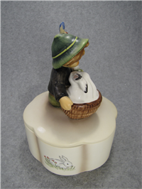 PLAYMATES Hasenvater Limited Edition Music Box (Hummel IV/58, TMK)