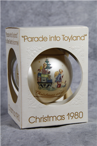 PARADE INTO TOYLAND Berta Hummel Ornament 7th Limited Edition (Schmid, 1980)