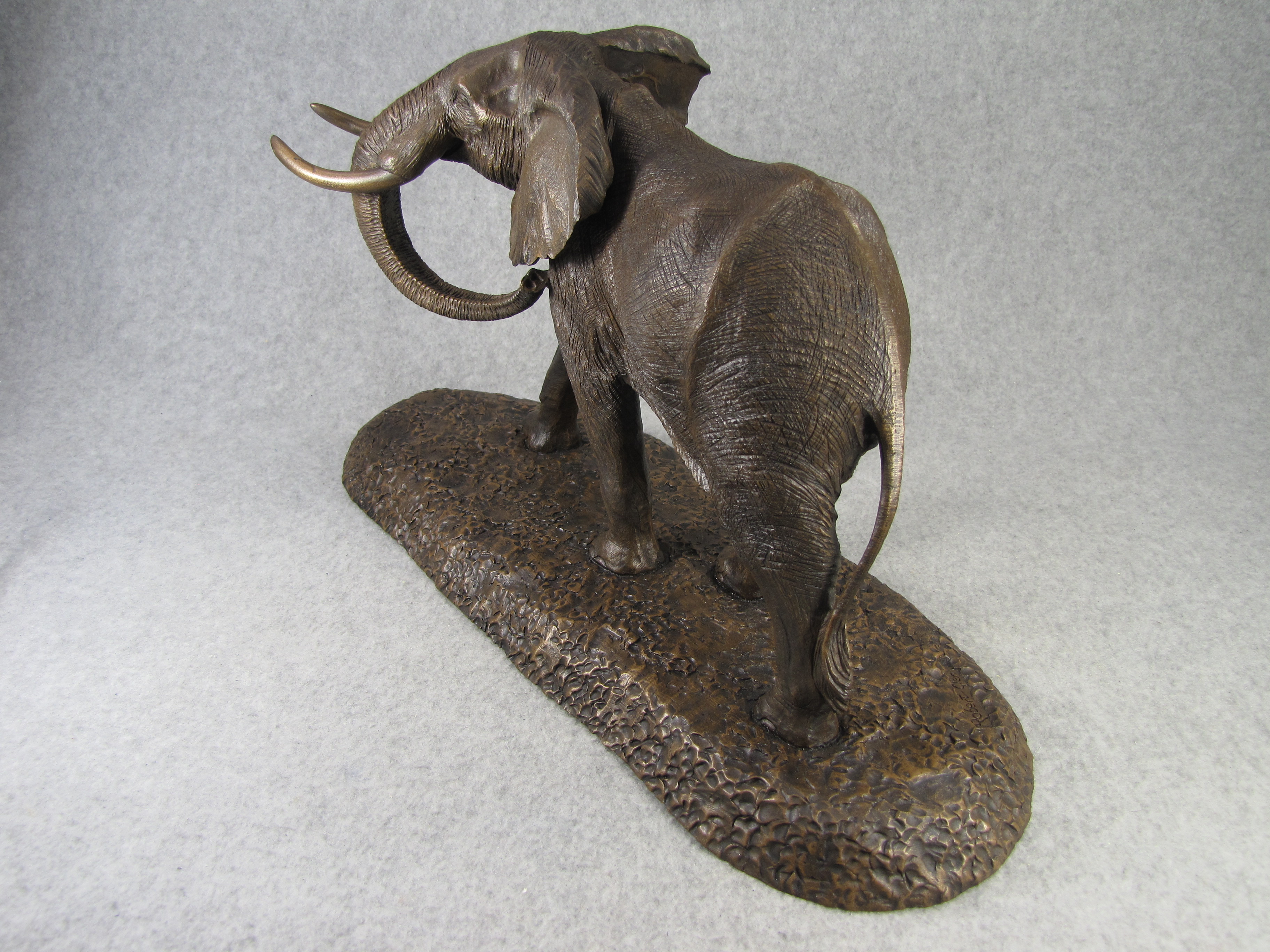 How much is 1983 East African Wildlife Society Giant Of The 