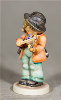 LITTLE FIDDLER Figurine (Hummel 4, TMK)