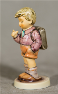 ONE TWO THREE Figurine (Hummel 555, TMK)