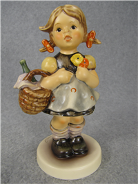 LITTLE VISITOR Figurine (Hummel 563/0, Club Exclusive, TMK)