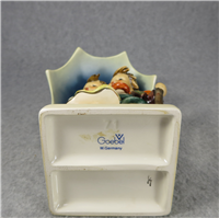 STORMY WEATHER Unter einem Dach 6 in. Figurine (Hummel 71, TMK5)