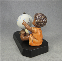 First Issue AFRICAN WANDERER Figurine Globe & Base (Hummel 2062, TMK)