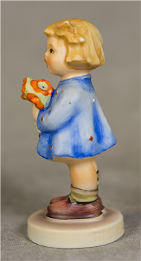 GIRL WITH NOSEGAY Figurine (Hummel 239/A, TMK)