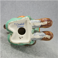 LITTLE TOOTER Figurine (Hummel 260, TMK)