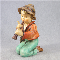 LITTLE TOOTER Figurine (Hummel 260, TMK)