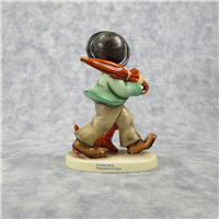 STROLLING ALONG Figurine (Hummel 5, TMK)