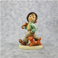 STROLLING ALONG Figurine (Hummel 5, TMK)