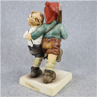 VOLUNTEERS Figurine (Hummel 50/I, TMK)