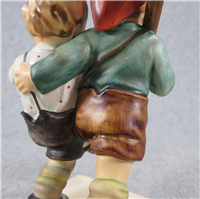 VOLUNTEERS Figurine (Hummel 50/I, TMK)