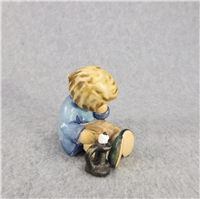 A NAP 2 1/4 inch Figurine (Hummel 534, TMK 7)