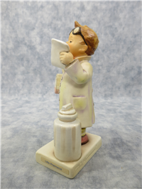 LITTLE PHARMACIST Figurine (Hummel 322, TMK)