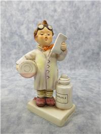 LITTLE PHARMACIST Figurine (Hummel 322, TMK)