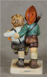 VOLUNTEERS Figurine ARTIST SIGNATURE (Hummel 50/0, TMK)