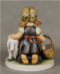 FAVORITE PET Figurine (Hummel 361, TMK)