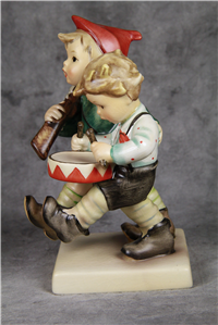VOLUNTEERS Figurine (Hummel 50/0, TMK)