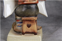LATEST NEWS Figurine (Hummel 184, TMK 2 Full Bee)