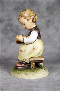 BUSY STUDENT Figurine (Hummel 367, TMK)