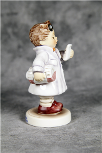 LITTLE PHARMACIST Figurine (Hummel 322 4/0, TMK)