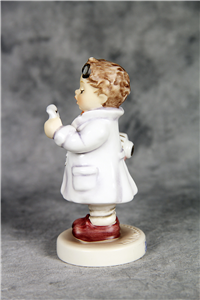 LITTLE PHARMACIST Figurine (Hummel 322 4/0, TMK)