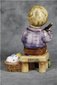 EASTER'S COMING Ostereiermalen Figurine (Hummel 2027, TMK)