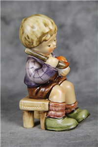 EASTER'S COMING Ostereiermalen Figurine (Hummel 2027, TMK)