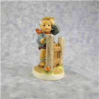 AN EMERGENCY First Issue Figurine (Hummel 436, TMK)